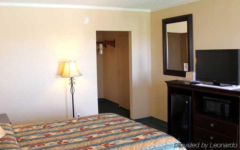 Baymont By Wyndham Deming Hotel Екстериор снимка
