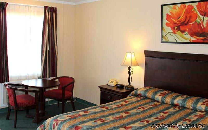 Baymont By Wyndham Deming Hotel Екстериор снимка