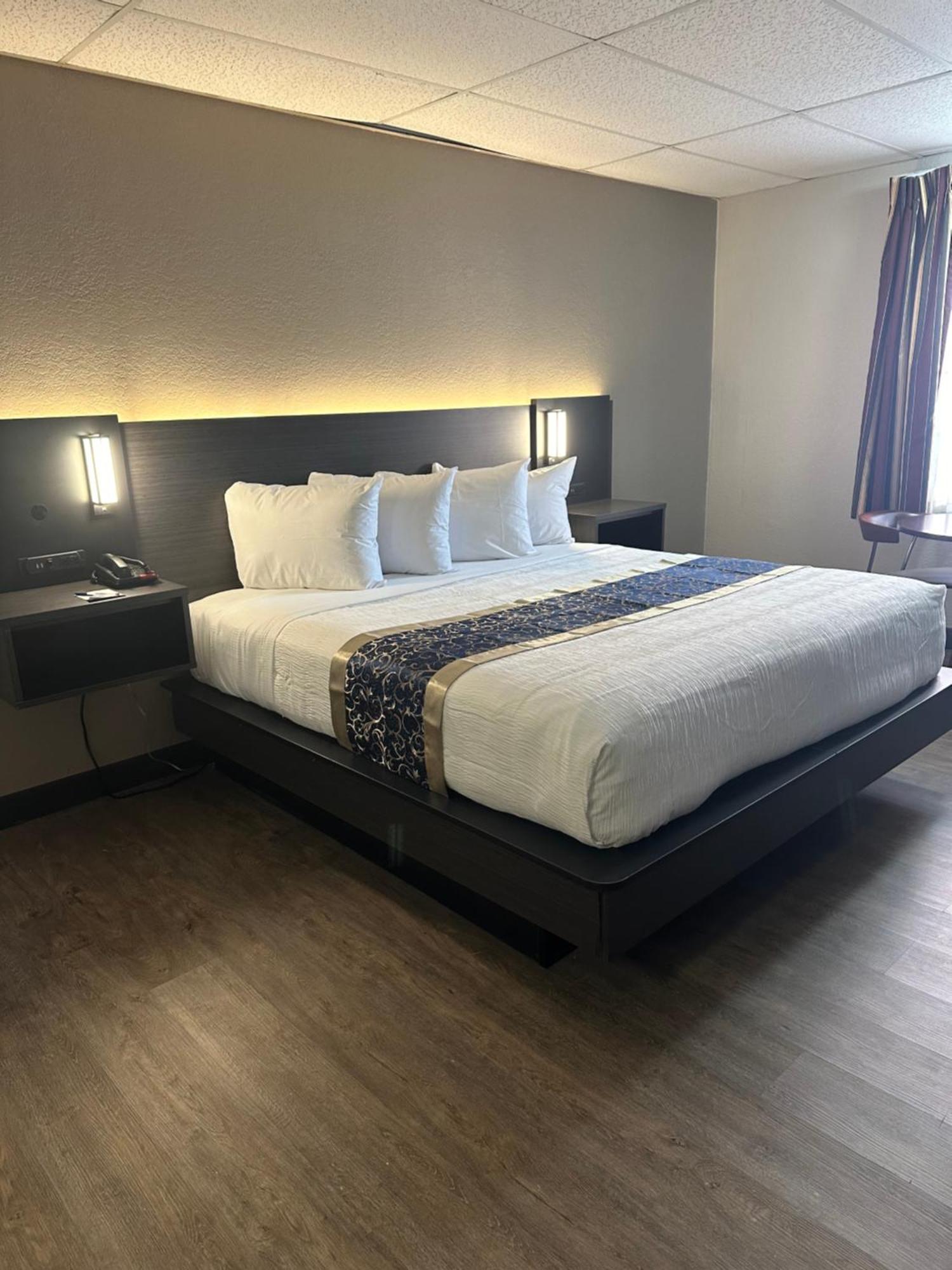 Baymont By Wyndham Deming Hotel Екстериор снимка