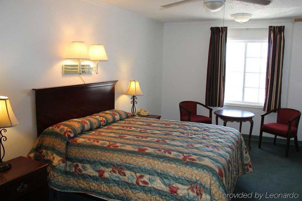 Baymont By Wyndham Deming Hotel Екстериор снимка