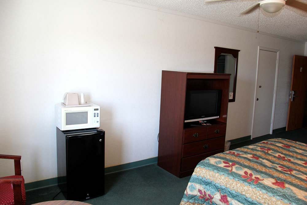 Baymont By Wyndham Deming Hotel Екстериор снимка
