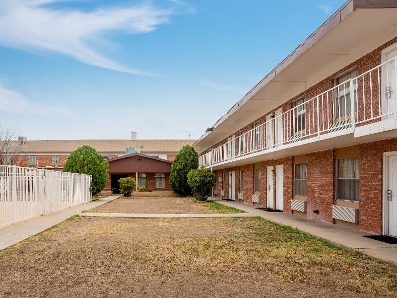 Baymont By Wyndham Deming Hotel Екстериор снимка