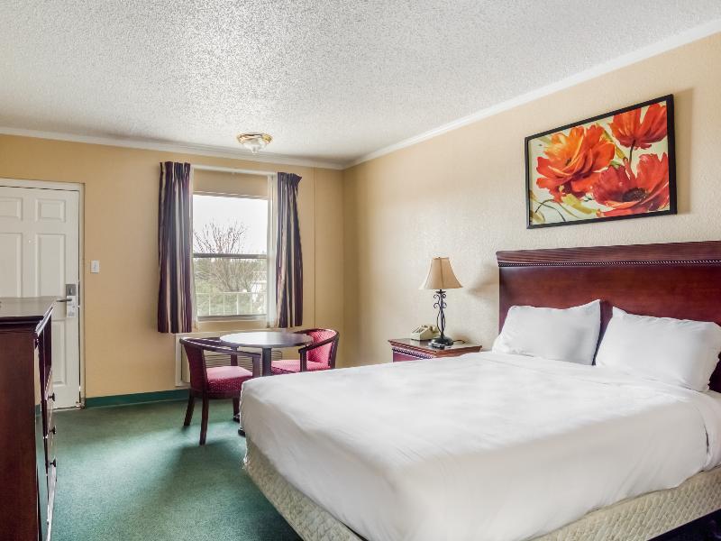 Baymont By Wyndham Deming Hotel Екстериор снимка